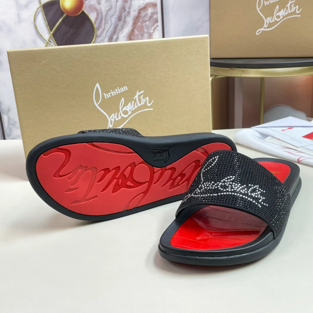 [CL red sole shoes] P: 340💰 size 38-45 Men’s classic slippers, made on the official website 1:1, the original factory specializes in original materials ➖ OEM 3D printed patterns, all hand-made with hot-drilled diamonds ➖ Ultra-light anti-slip outsole. Super fashionable and super comfortable, handsome on the feet, a must-have for men in summer! !